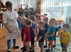 Гость группы – машинист по стирке белья Гость группы – машинист по стирке белья.